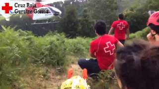 preview picture of video 'Traslado de un accidentado en helicóptero - BTT de Durango'