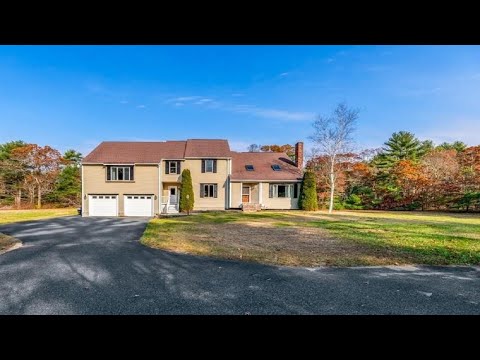 632 Plymouth St., Middleboro, MA Presented by Pamela Coletti.