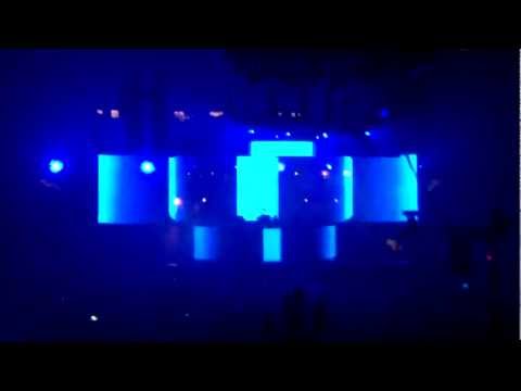 Swedish House Mafia @ MSG - Trio (by Arty vs. Mattise & Sadko) [12/16/11]