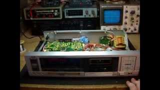 Video thumbnail for JVC KD-V400 by LibraAudioLaboratory