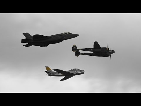 Planes of Fame Heritage Flight 2017 -  F-35, P-38 & F-86 - Sunday