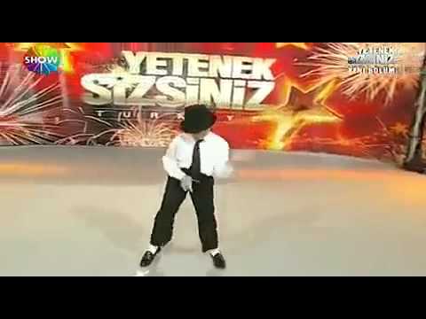 Incroyable Talent Turquie - Kaan Baybag danse sur Michael Jackson