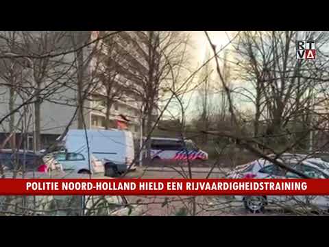 Politie met volle sirenes bij rijvaardigheidstraining nieuwe ME-busjes
