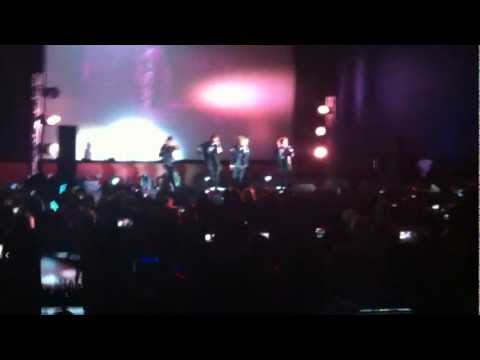 111103 shinee replay in London