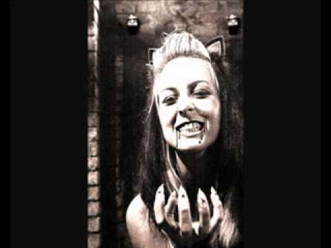 Kitty in A Casket - Blutsauger (lyrics, texten, letras)