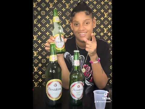 ¿Cuantos vasos de cerveza trae la Presidente Pequeña? 2,3, o 4??