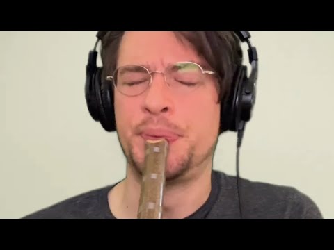 Lil’ Darlin’ on a lil’ shakuhachi (jazz shakuhachi)