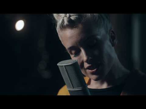 Kine Nesheim - Ein aen gong (musikkvideo)