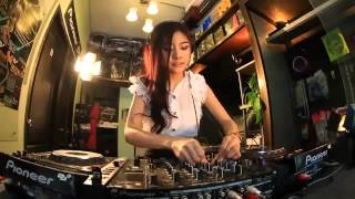 Download lagu DISAAT AKU SENDIRI GALAU MIXING 2015 mp3 Download lagu DISAAT AKU SENDIRI GALAU MIXING 2015 mp3