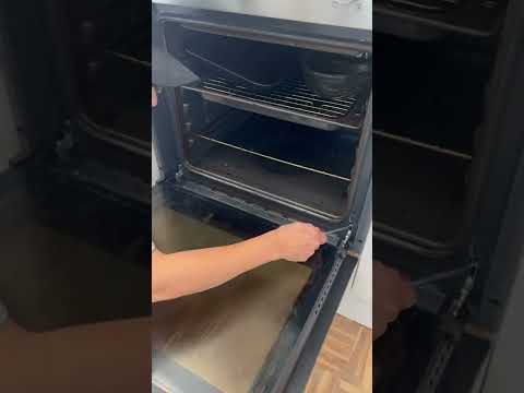 HOW DID I JUST FIND OUT OVENS CAN DO THIS! 🤯 #shorts #cleaninghack #lifehack #cleaning