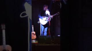 Ben Montague singing runaway at the gig in Dublin 11/12/16