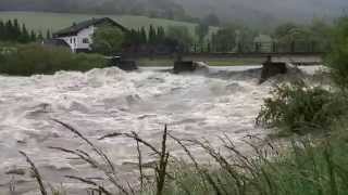 preview picture of video 'Wilhelmsburg | Wasser-Kraft | Gewaltige Wassermassen im Traisenbett | 2014 05 16'