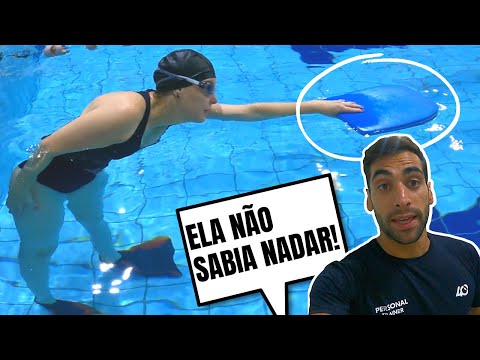 ENSINANDO A NADAR DO ZERO (aula de natação com aluna que nao sabia nadar)