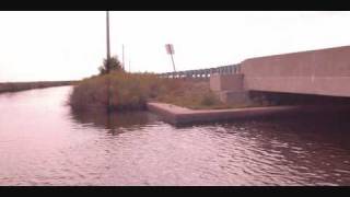 preview picture of video 'Boat vs. Bridge FM14'