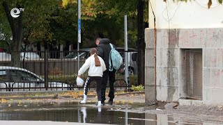 Учениците на хасковското училище „Христо Смирненски“ газят в кал, локви и мръсотия