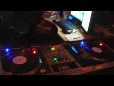 DJ Tools: xBase09 Analog Chill Beat (TR-909 clone)