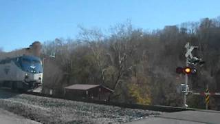 preview picture of video 'Amtrak Railfanning (Train Passes Through on 11/5/11)'