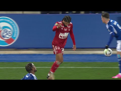 Le tacle glissé parfaitement maîtrisé de Mahdi Camara !