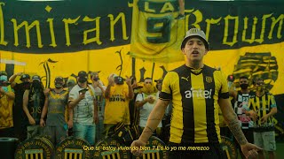 Fácil Music Video
