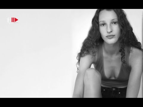 Top Newcomer EMILY BENNETT Model FW 2022 - Fashion Channel