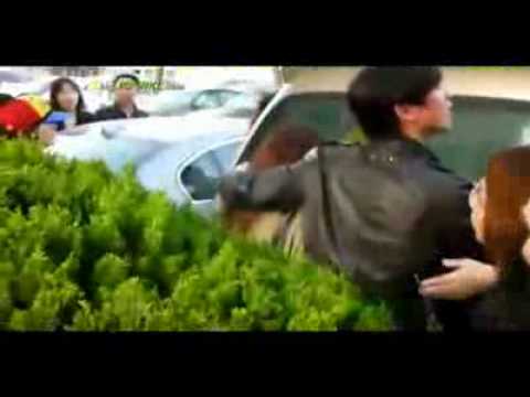 Lee Hyori bị fan Trung Quốc bao vây