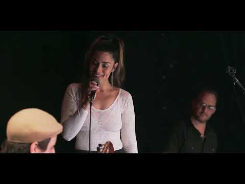 La Mali Cerviño -  Juguete Rabioso (En vivo)