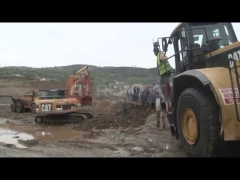 A1 Report - Elbasan, proteste kunder firmes ndertuese, rrezikojne tokat bujqesore