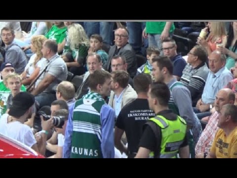 Apsaugininkams rungtynių metu  teko tramdyti "Žalgirio" fanus