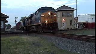 preview picture of video 'CSX train with remote control B36-7 at Deshler, OH 2012'