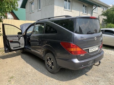 SsangYong Rodius , не так уж и плох как кажется , хотя сильно на любителя =)