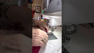 Download lagu How to make an apron with a towel attached. mp3