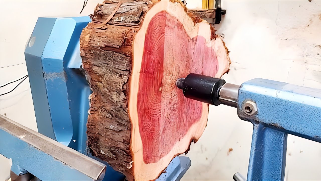 Woodturning - Red Triangle 巨大なハム？を旋盤でモノづくり