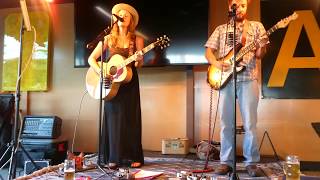 Kelley Mickwee - Strangers / Rainin' Inside (San Antonio 2017)