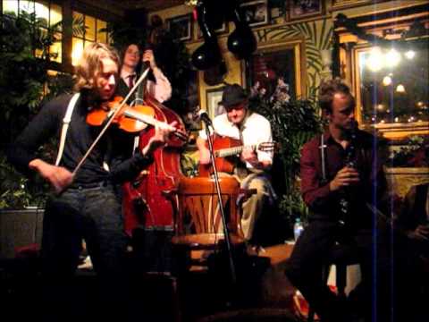 How high the moon - The Man Overboard Quintet Live at Le QuecumBar