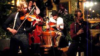 How high the moon - The Man Overboard Quintet Live at Le QuecumBar