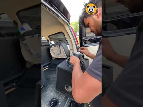 Double Woofer and Speaker In MAHINDRA SCORPIO (Classic)