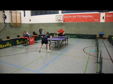 Leontine Weber - Lisa-Marie Wonsak ( DJK BW Annen 2 ) am 02.10.2021: 11:9, 11:5 und 11:5