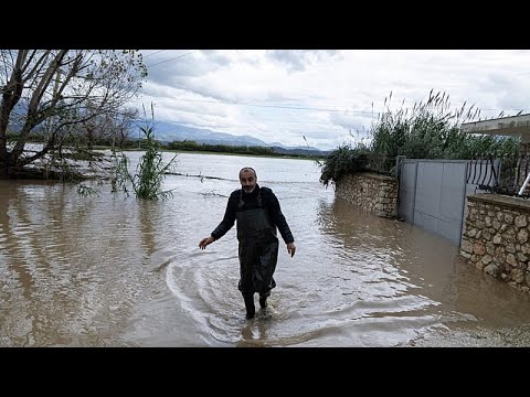 Unwetter in Albanien und Griechenland: Zerstörung, Evakuierungen und ein Todesopfer