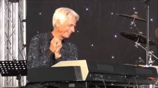 Candide Overture / Send In The Clowns - David Benoit at 1. Algarve Smooth Jazz Festival (2016)