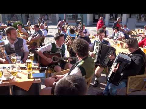 Tri SBS mit Alexander Weisbecker - Frühling in den Bergen von Slavko Avsenik