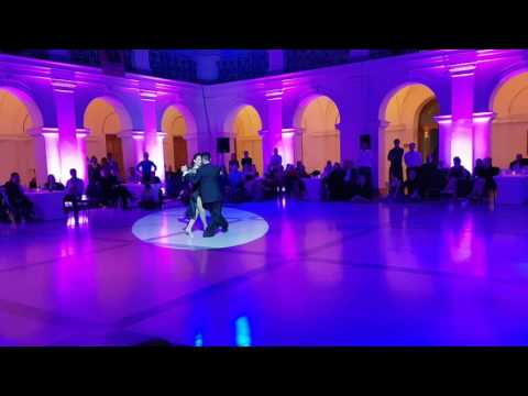  a  dance  to  "  El calabozo  "  by  Juan D'Arienzo  at  Recuerdo Tango Festival Warsaw  in  2016