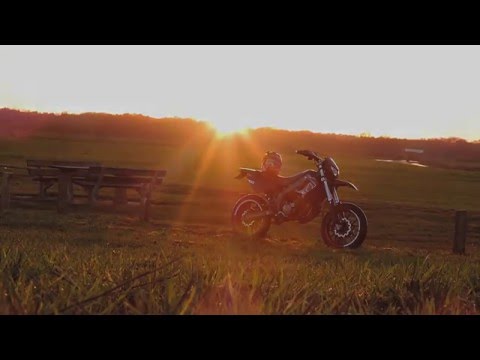 We love the autumn - Derbi drd limited edition 2008