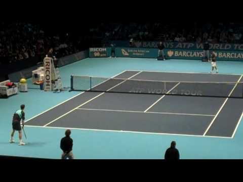 Andy Murray breaks Roger Federer in first set