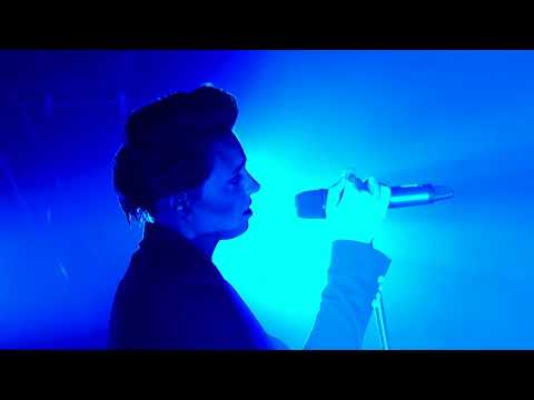 La Roux - Let Me Down Gently (Live at Glastonbury Festival 2015)