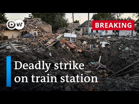 Zelenskyy: Russian strike kills 15 people as Ukraine marks its Independence Day | DW News