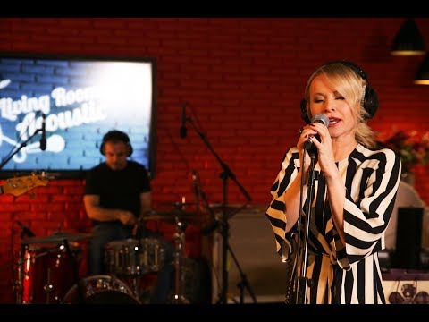 Danijela Martinović - Neka mi ne svane [Narodni Living Room Acoustic]