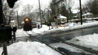 preview picture of video 'New Hope and Ivyland Railroad Train Crossing in Winter'