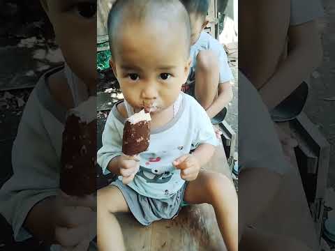 lomba makan eskrim 😁😁😁😁