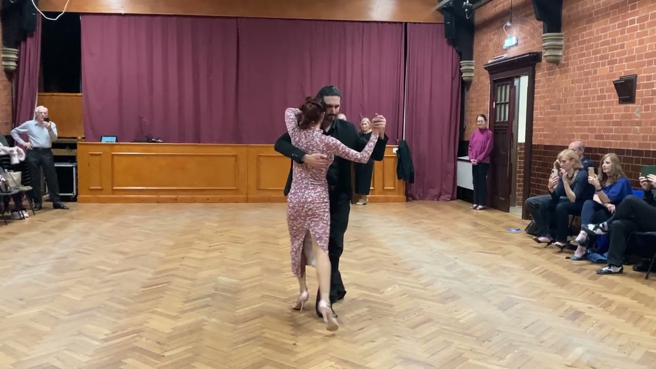 Alexandra Wood & Guillermo Torrens demonstrate elements taught in class at Reading Tango Club