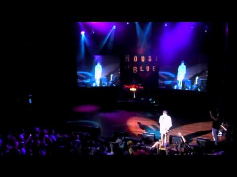 Dev, 'Like a G6' (live) [clip]